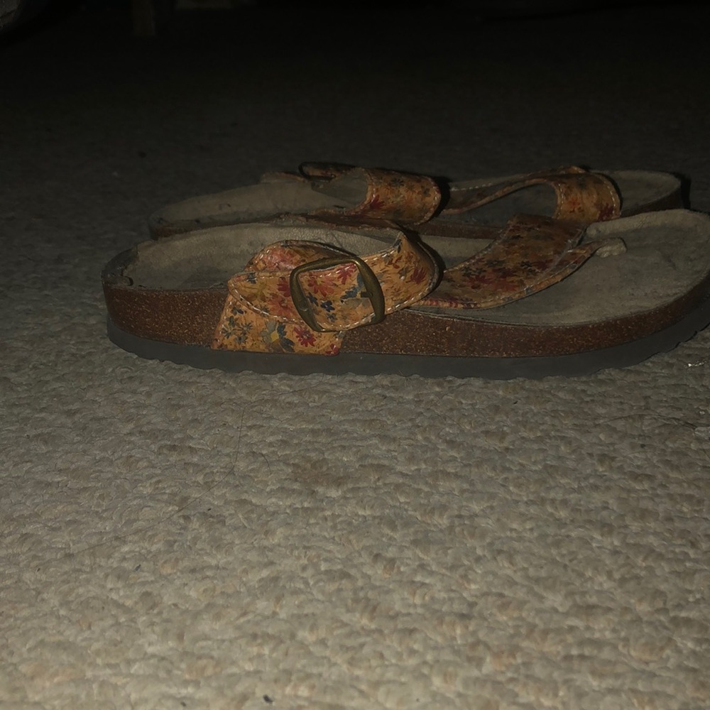 Sandals - Picture 4 of 7